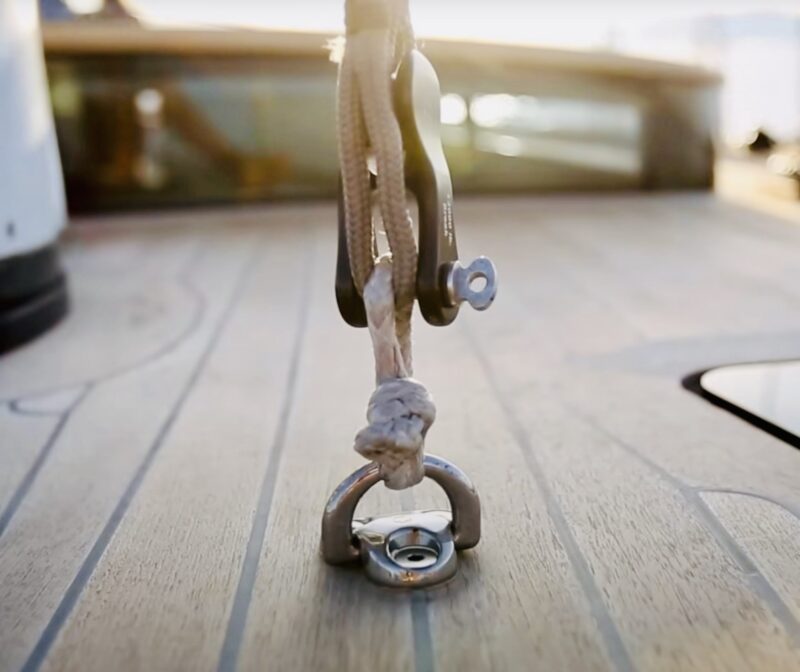 H5 Fixed Thimble Halyard Shackle - Image 2