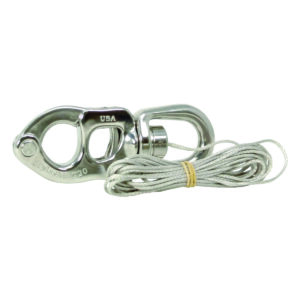 trigger snap shackle used on sailboats where remote release capability is needed